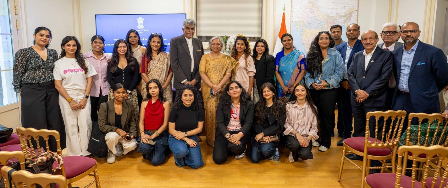 Smt. Neelam Shami Rao, Secretary (Textiles) interacted with NIFT alumni based in France