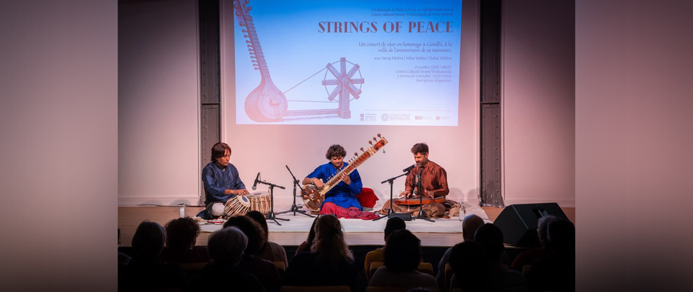 On the eve of Gandhi Jayanti, the Swami Vivekananda Cultural Centre, Paris, hosted an evening of poetry and Indian classical music honouring Mahatma Gandhi’s legacy of peace and non-violence. 