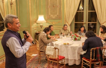Legendary Tabla maestro Zakir Hussain & brilliant Sitar maestro  Niladri Kumar performed memorable concerts in Paris & enchanted the crowds! Amb Shri Jawed Ashraf hosted a reception in their honor & to celebrate the spirit of #FestivalOfUnity! #Namaste France
